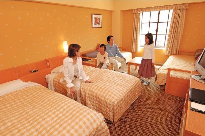 Tokyo Disney Celebration Hotel Urayasu Bagian luar foto